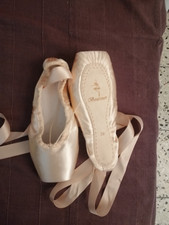 Spitzenschuhe von Benzioner