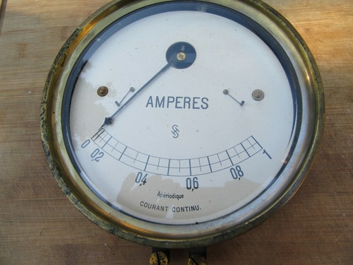 Historisches messgerät ampere - messgerät,