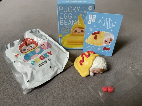 Pop mart pucky egg - egg, beanie