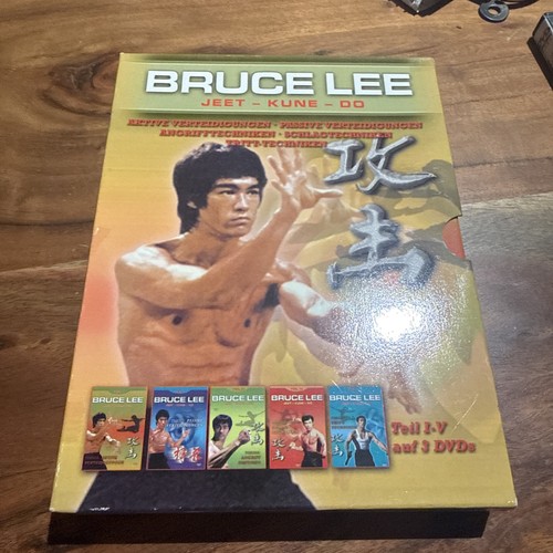 Bruce lee jeet kune - lee, kune-do"