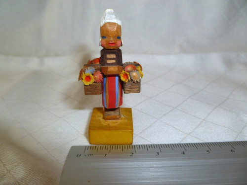 Alte geschnitzte figur - alte,