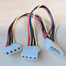 Ide-Stromversorgung   Y-Kabel ( 4pol Stecker auf 2x 4pol Buchse )