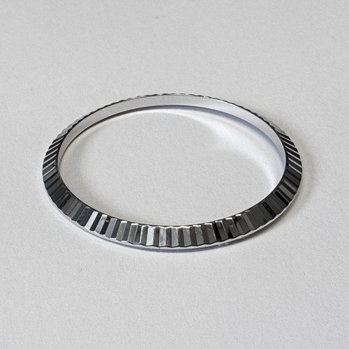 Fluted bezel ring - fluted,
