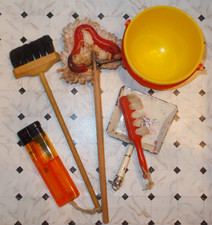 Altes Reinigungs-Set  Besen