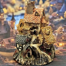 Resin House on the Top MITTELALTER FACHWERK COTTAGE Diorama Lilliput Lane Winter