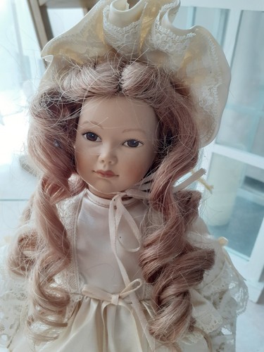 Bildschöne puppe von - von, heidi