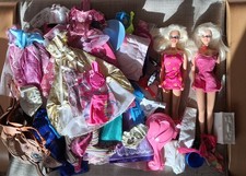 2 Barbie Puppen Mattel 80er bis 90er Jahre, viel Kleidung Zubehör bespielt 
