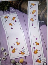 OSTER TISCHLÄUFER/ TISCHBAND - STICKPACKUNG - KÜKEN - gez. KREUZSTICH 