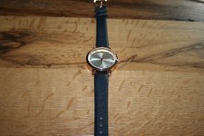 DAMENARMBANDUHR - ROSE` GOLDFARBEN - NEU OHNE KARTON -LEDERARMBAND BRAUN -