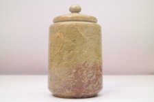 Deko-Dose aus Naturstein mit Deckel – Handarbeit Indien – Speckstein Ø7,5 cm H12