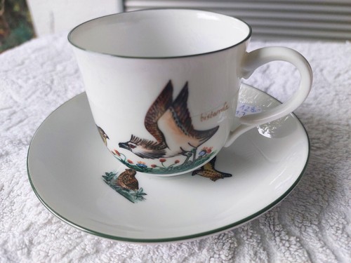 Kaffeetasse mit falkendekor - kaffeetasse,
