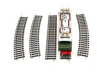 Piko 5/6201 E-Lok 244 068-3 - DR - grün-rot - Ep.4 - HO 1:87 mit 5 Gleisen