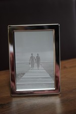 Neuer flacher versilberter