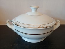 ältere Suppenterrine M