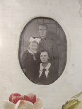 Foto sw, Bild, Militaria, II. Weltkrieg, Familie, Bilderrahmen, Armee, Soldat