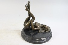 Erotik Bronze Skulptur posierende Nackte signiert (GV341)