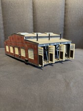 Spur H0, Fleischman 6475, Dreiständiger Ringlokschuppen