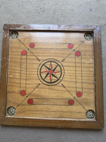 Carrom board vintage - vintage, in