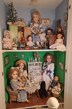 Sammlung:  Puppenzimmer mit antiken Puppen u.a. Kestner, kompletter Einrichtung