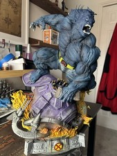X-Men Beast Statue Maßstab