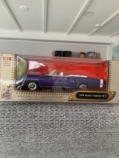 YatMing Road Signature 1:18 Dodge Coronet R/T Convertible