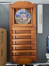 Goebel Hummel Bradford Exchange 12 Monatskalender, Sammelteller, Holzkasten