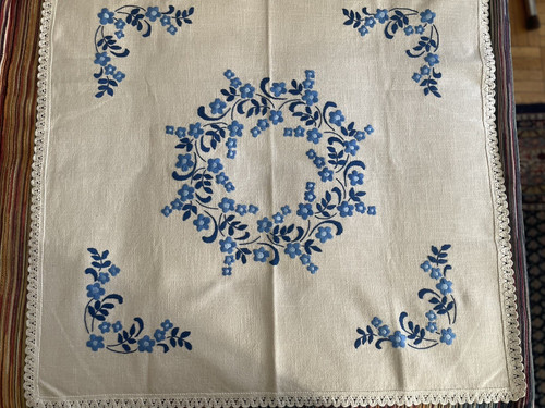 Handgestickte quadratische