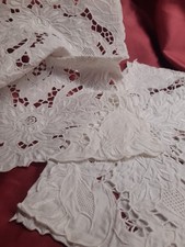 2 Deckchen Handarbeit Richelieu Chrysantheme