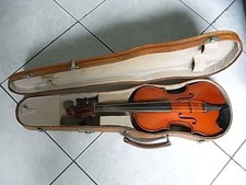 Alte Geige mit Holzkoffer