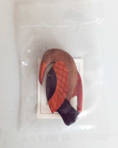 Braune holzbrosche tukan - holzbrosche,