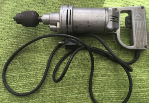 Alte elektrische bohrmaschine - alte,