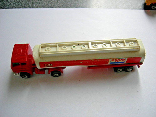 Matchbox exxon petrol - petrol, tanker
