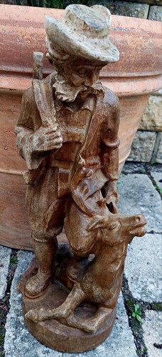Geschnitzte holzfigur jäger - geschnitzte,