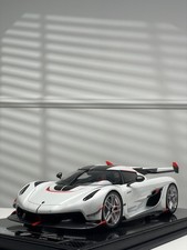 Koenigsegg Jesko (Weiß)