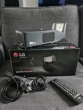 LG Beamer PF1000U