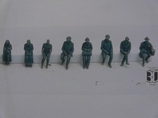 TTauta Spur TT 3D Bausatz 10 sitzende Reisende Wartende Personen Figuren Bahnhof