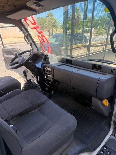 Armaturenbrett nissan trade - nissan,