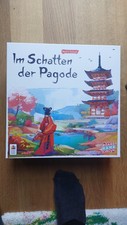 Im Schatten der Pagode - Deutsch