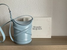 Alexander McQUEEN The Curve Cross Body Bag Beutel Tasche  Light Blue wie NEU