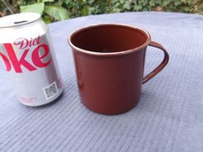 Post WW2 British W.D. (Kriegsabteilung) Militär Ausgabe braun Emaille Becher / Tasse 1952