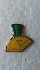 1 Pin Gabriela Sabatini- Cascada-Parfum