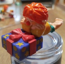 Pumuckel mit Päckchen - McDonalds Figur - 10 Jahre Juniortüte 