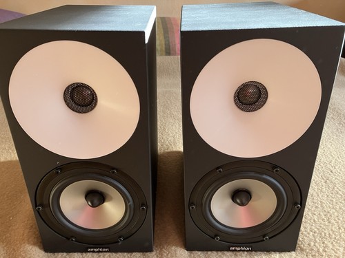 Amphion one studio - studio, monitore