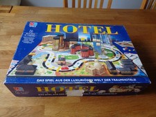 Hotel MB blaue Ausgabe komplett mit Laternen