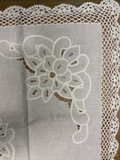 Tischdecke durchbrochen Spitze Mitteldecke 85x85cm Baumwolle Häkelarbeit B-Ware