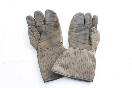 Alte handschuhe mit strichtarn - alte,