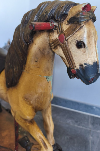 Holz schaukelpferd mit sattel - mit,