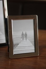 Neuer flacher versilberter