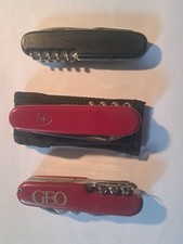 3 TASCHENMESSER verschieden, 1 Victorinox,  1 Inox Solingen+1 Stainless Rostfrei