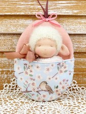 Waldorf Puppe Schaf mit Ei